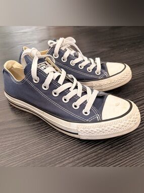 Converse classic chuck taylor low tops Navy